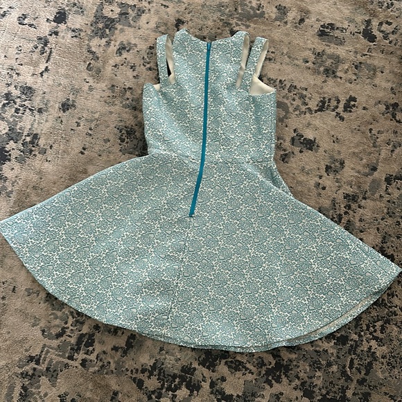 GIRL’S SIZE 8 PENELOPE TREE DRESS - Picture 4 of 4